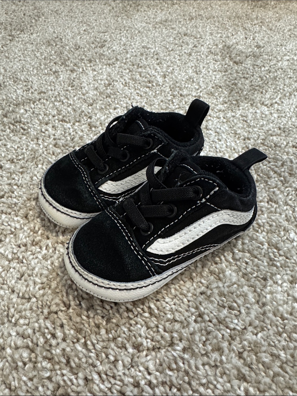 Vans Infant Old Skool Crib Shoe Sneakers Black / True White - Picture 2 of 8